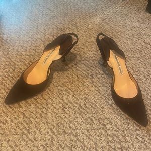 Manolo blahnik suede pumps in brown